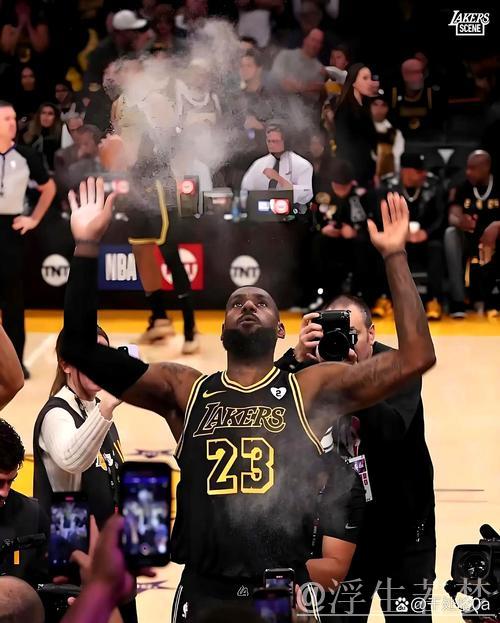 蒂格批评詹姆斯薪资影响湖人补强,质疑管理层运作 蒂格批评詹姆斯薪资影响湖人补强,质疑管理层运作